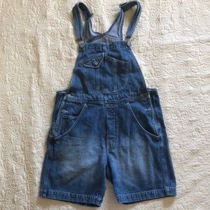 Vintage gap blue denim bib overall shorts.